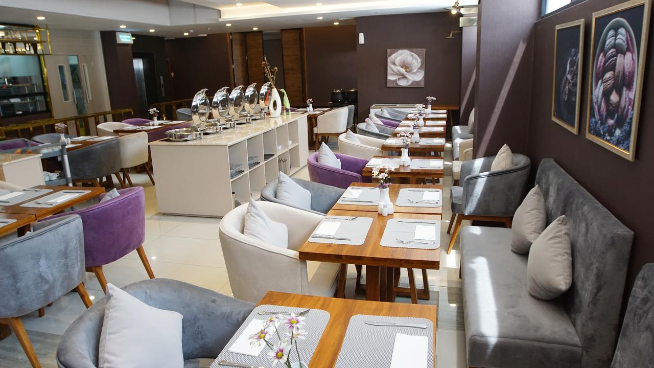 Horison Inn Alaska Semarang Zewnętrze zdjęcie